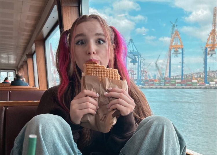 Слив блогерши Риви А4 — слитые фото и видео