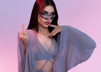 Слив стримерши Barbiegirl — горячие фото и видео