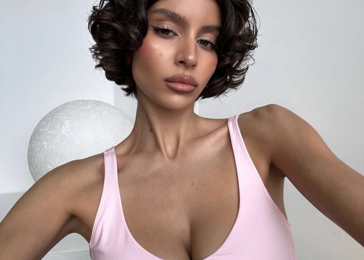 Стримерша Mugretnug — слив горячих фото и видео Кристины