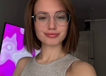 Слив Чапаевой — фото и видео голой тиктокерши 18+