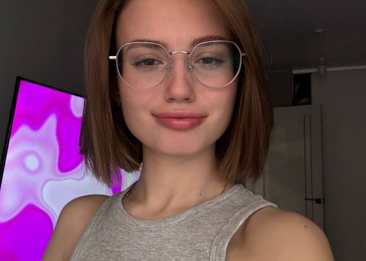 Слив Чапаевой — фото и видео голой тиктокерши 18+