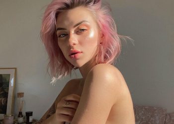 Алина Олешева Кис-Кис — слив видео голой груди 🔞